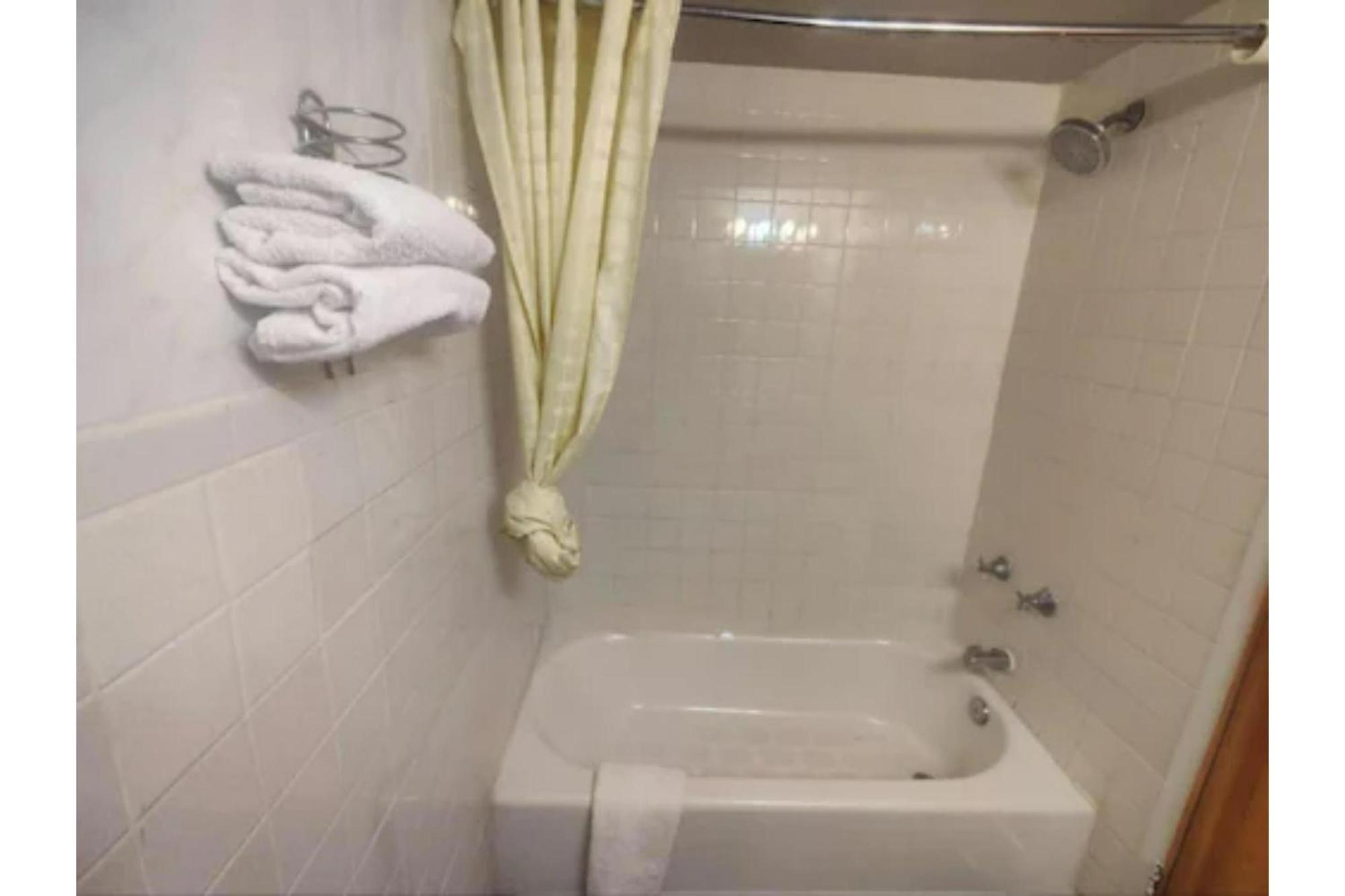 Oyo Hotel Edgebrook Chicago North Shore 外观 照片